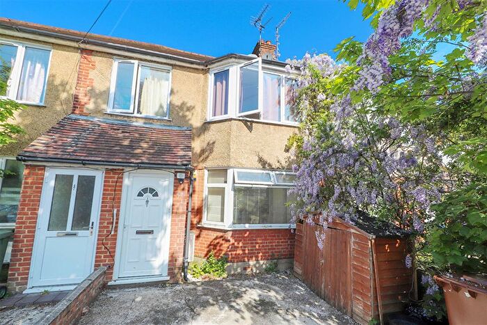 3 Bedroom Maisonette For Sale In Manor Road, Harrow, HA1