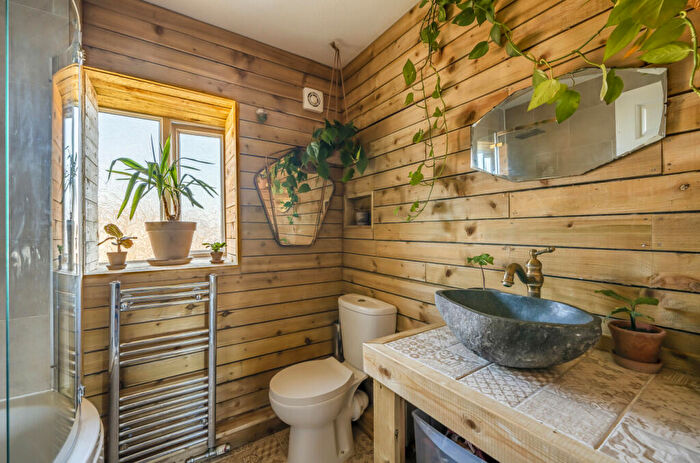 3 Bedroom End Of Terrace House For Sale In Larchfield Close, Frome, Frome, BA11