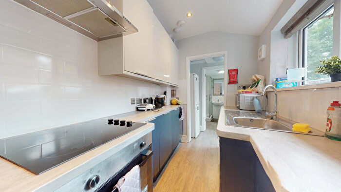 4 Bedroom Terraced House To Rent In Carholme Road, - Bed, LN1