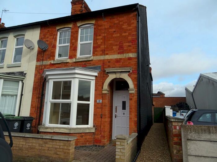 3 Bedroom End Of Terrace House To Rent In Spencer Road, Rushden, NN10