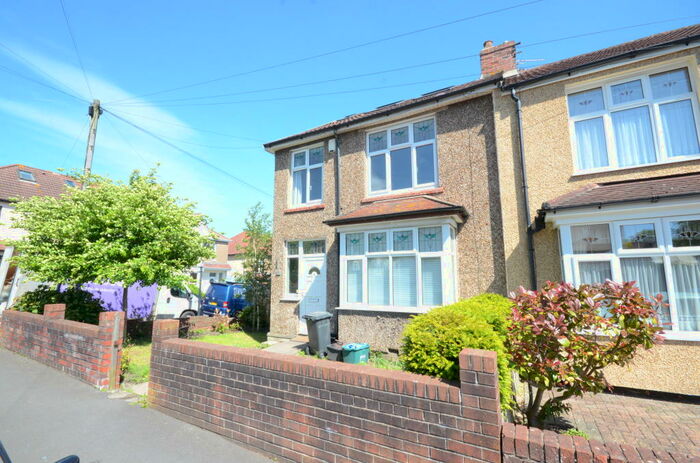 4 Bedroom End Of Terrace House To Rent In Darnley Avenue, Bristol, BS7