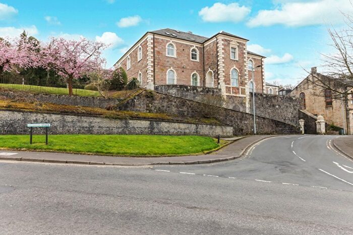 2 Bedroom Flat For Sale In Glen Avenue, Port Glasgow, PA14