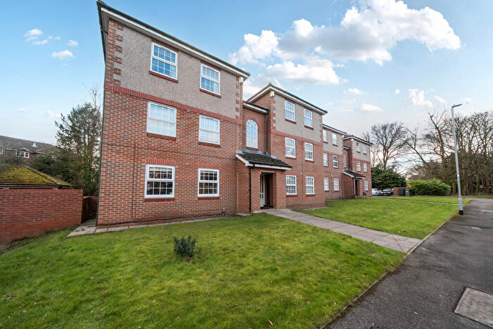 2 Bedroom Flat For Sale In Fairfield Court, Leeds, LS17