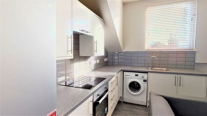 2 Bedroom Terraced House To Rent In Kelsall Road, Hyde Park, Leeds, LS6