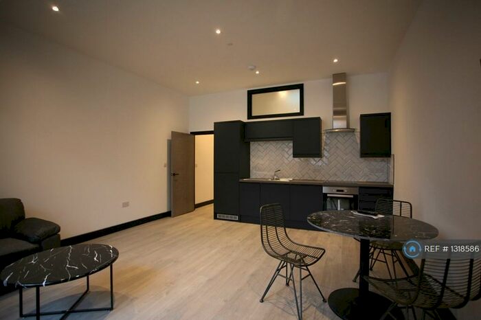 1 Bedroom Flat To Rent In Market Street, Stourbridge, DY8