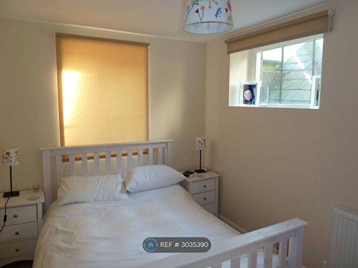 2 Bedroom Flat To Rent In The Warehouse, Dover, CT16