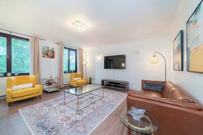 4 Bedroom Terraced House To Rent In Harrow Fields Gardens, Harrow, HA1