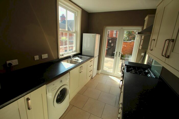 3 Bedroom Terraced House To Rent In Harrow Road, Leicester, LE3