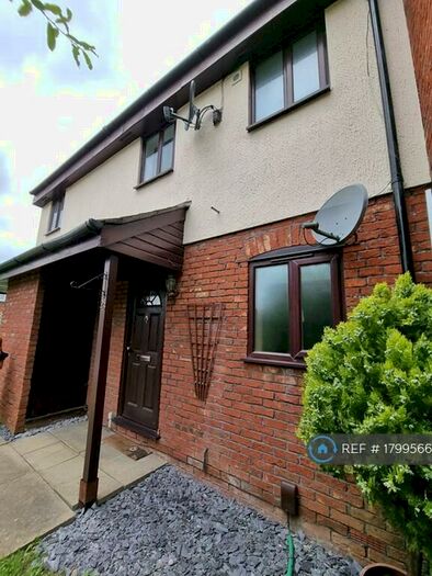 2 Bedroom Flat To Rent In Buckhurst Hill, Essex, IG9