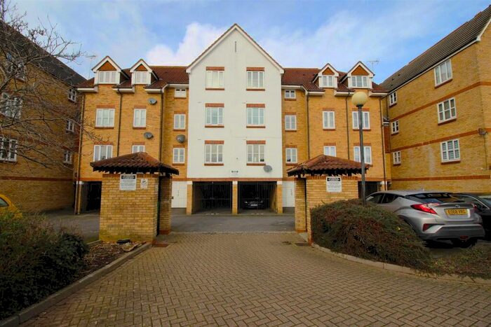 1 Bedroom Apartment To Rent In Highgrove Mews, Grays, RM17