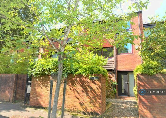 4 Bedroom Terraced House To Rent In Oaker Place, Manchester, M20