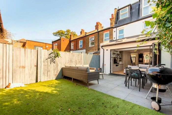 4 Bedroom Terraced House To Rent In Wandle Bank, Wimbledon, London, SW19