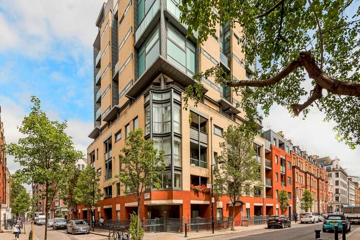 2 Bedroom Flat To Rent In Riding House Street, London, W1W