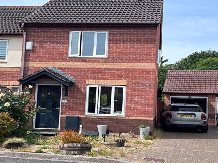2 Bedroom House To Rent In Magnolia Close, Locking Castle, Weston-super-Mare, BS22