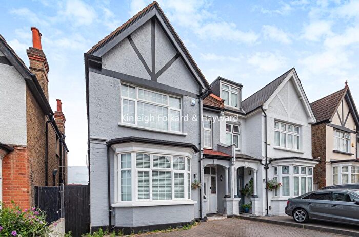4 Bedroom Semi Detached House For Sale In Bellingham Road, Catford, London, SE6