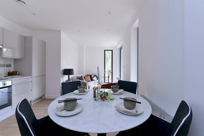 1 Bedroom Flat To Rent In Westbrook Mills, Godalming, GU7