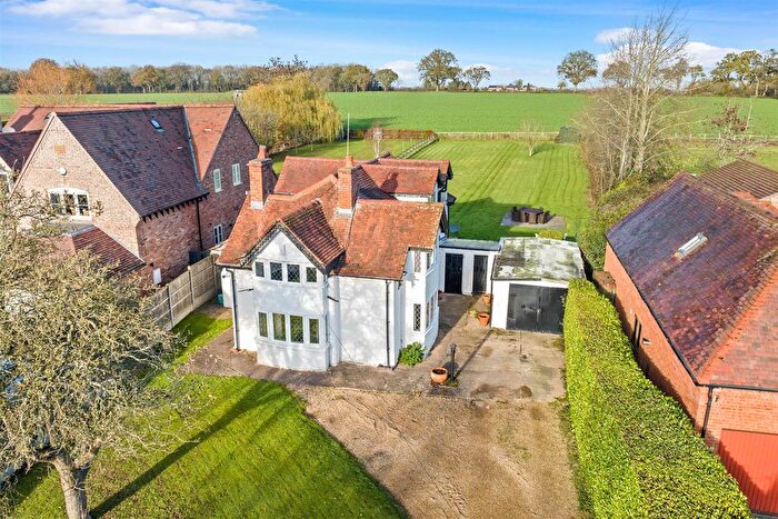 3 Bedroom Detached House For Sale In Wolverton Fields, Norton Lindsey, Warwick, CV35