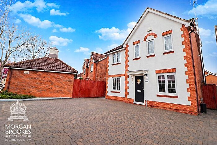 4 Bedroom Detached House For Sale In Tamarisk, Benfleet, SS7