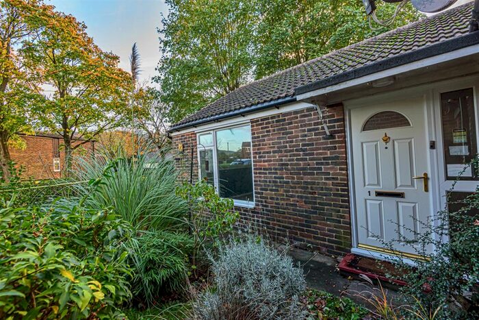 1 Bedroom Bungalow For Sale In Down Close, Heyshott, Midhurst, GU29