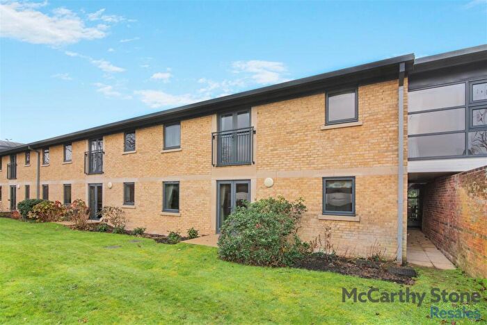 1 Bedroom Apartment For Sale In Amelia Court, Union Place, Worthing, BN11