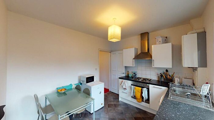 2 Bedroom Flat To Rent In A Glossop Road, Broomhill, S10