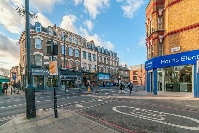 3 Bedroom Flat To Rent In Lower Clapton Road, Clapton E5