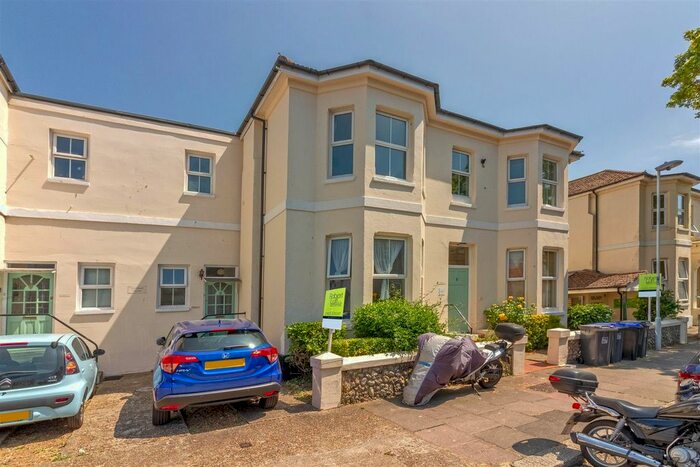 1 Bedroom Flat To Rent In Selden Road, Worthing, BN11