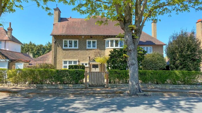 5 Bedroom Detached House To Rent In Cornwall Road, Sutton, SM2