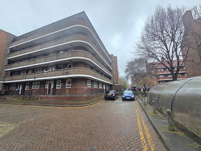 3 Bedroom Flat To Rent In Chicksand Street, London, E1