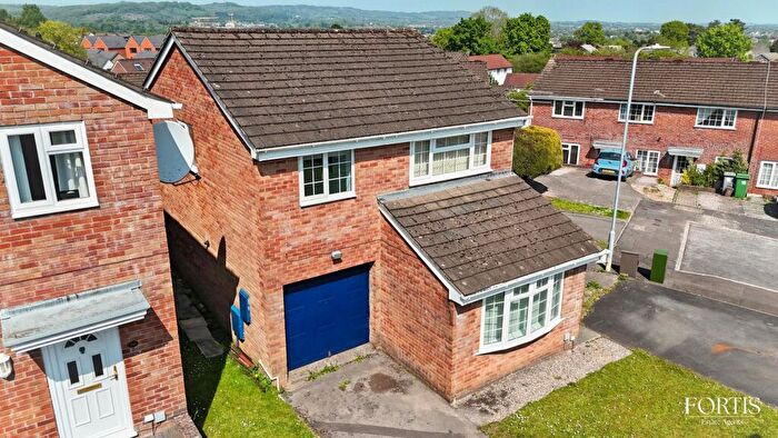 4 Bedroom Detached House For Sale In Sundew Close, Cardiff, CF5