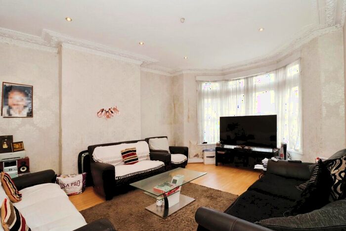 3 Bedroom Terraced House For Sale In Stapleton Road, Bristol, BS5