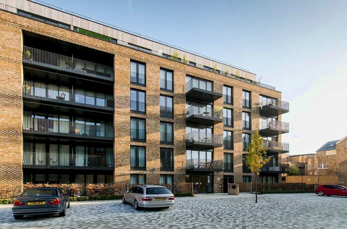 2 Bedroom Flat To Rent In Cobalt Place, Battersea Square, London, SW11