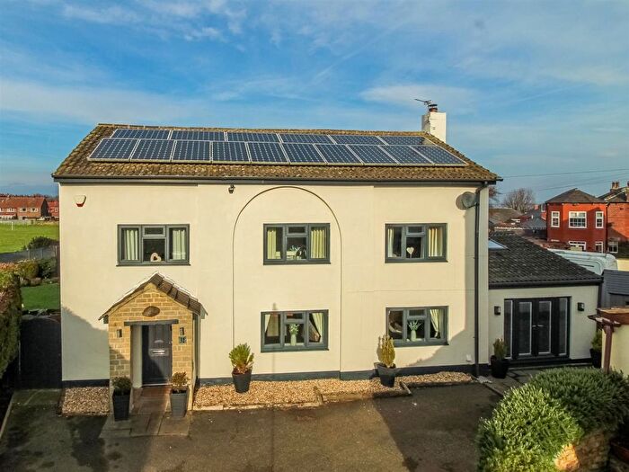 5 Bedroom Detached House For Sale In Cross Road, Middlestown, Wakefield, WF4