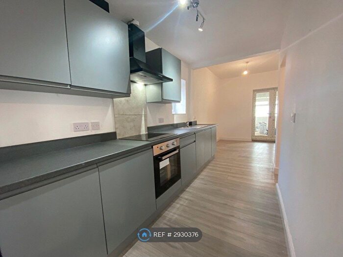 1 Bedroom Flat To Rent In Merryoak Road, Southampton, SO19