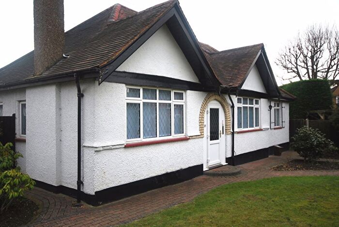 2 Bedroom Bungalow To Rent In Somerset Avenue, Chessington, KT9