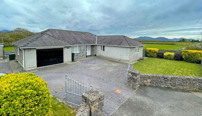 3 Bedroom Bungalow For Sale In Saron, Caernarfon, Gwynedd, LL54