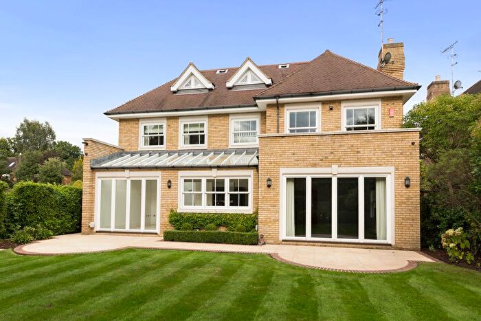 5 Bedroom Detached House To Rent In Gainsborough Place, Cobham, Surrey, KT11