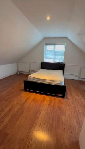 1 Bedroom Flat To Rent In Grimsdyke Road, Hatch End, Pinner, HA5