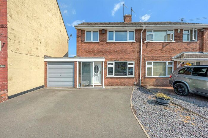 3 Bedroom Semi-Detached House For Sale In Cot Lane, Kingswinford, DY6