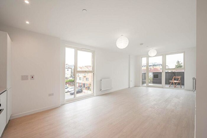 1 Bedroom Flat To Rent In Perryfield Way, Hendon, London, NW9