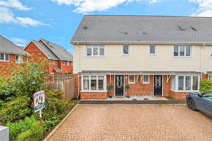 3 Bedroom End Of Terrace House For Sale In Adams Lane, Holborough, Snodland, Kent, ME6