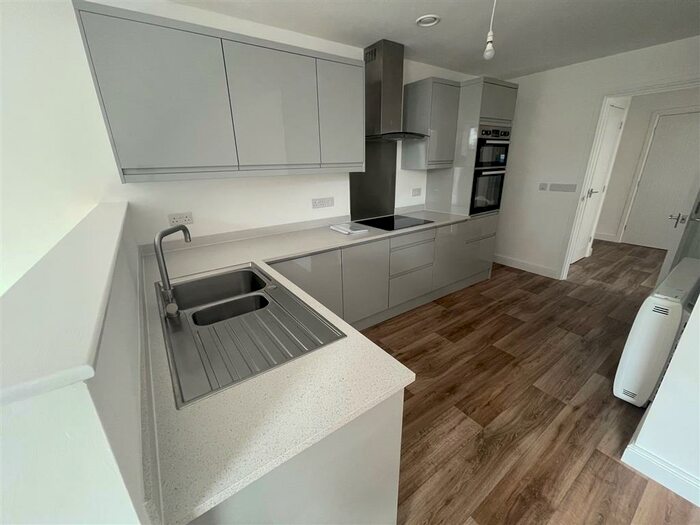 2 Bedroom Apartment To Rent In Bartholomews Square, Horfield, Bristol, BS7