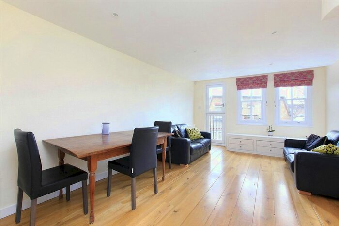 3 Bedroom Detached House To Rent In Royal Duchess Mews, Dinsmore Road, Clapham South, London, SW12