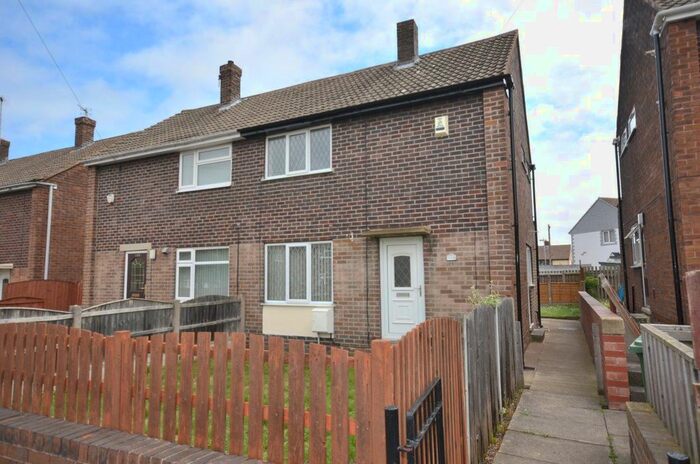 2 Bedroom Semi-Detached House To Rent In Woodside, Castleford, WF10