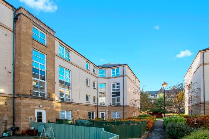 2 Bedroom Flat To Rent In Blandfield, Broughton, Edinburgh, EH7