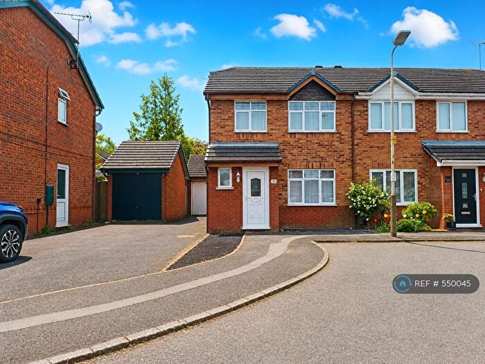3 Bedroom Semi Detached House To Rent In Threadgold Close, Leicester, LE4