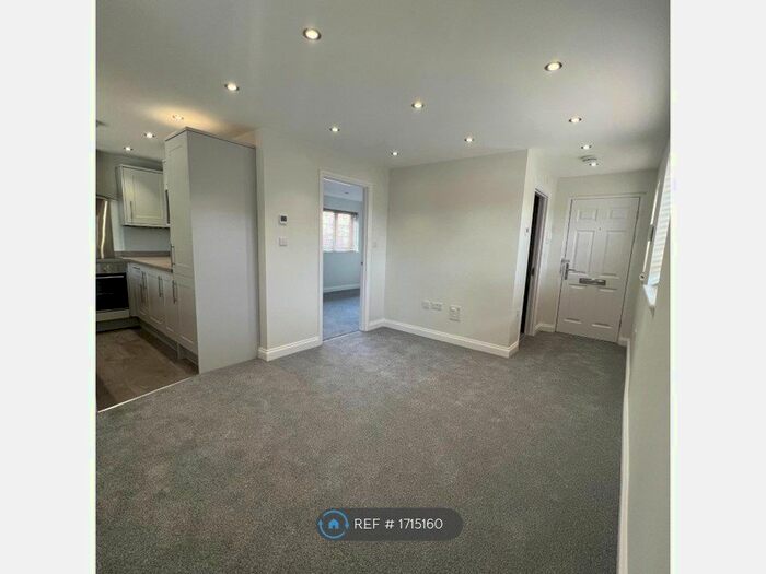 1 Bedroom Flat To Rent In Marford Road, Wheathampstead, St. Albans, AL4