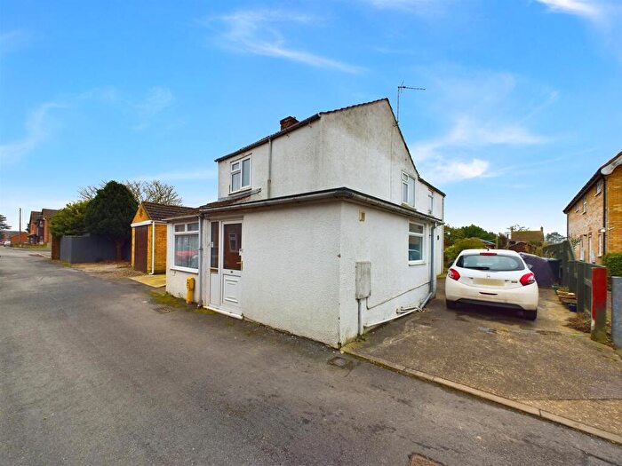 3 Bedroom Detached House For Sale In Commercial Road, Alford, LN13