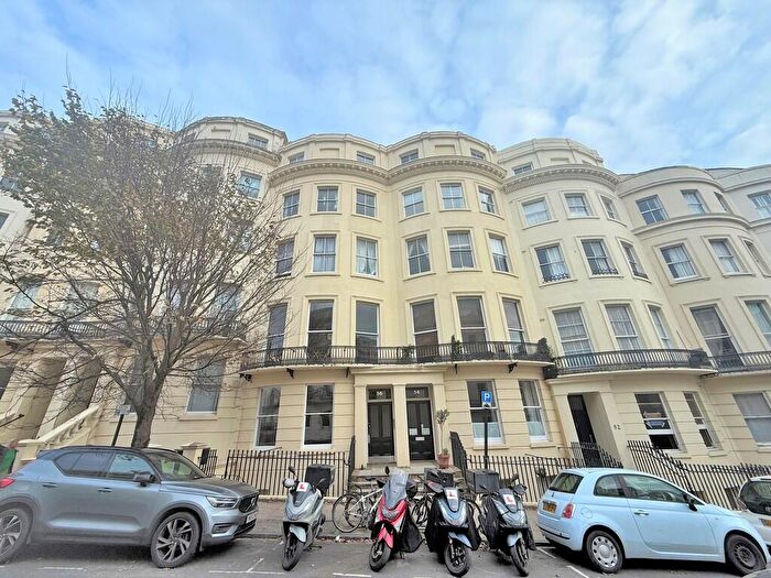 1 Bedroom Apartment For Sale In Brunswick Place, Hove, BN3