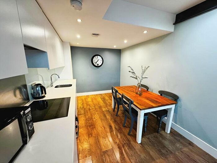 1 Bedroom Flat To Rent In New York Road, Leeds, West Yorkshire, LS2